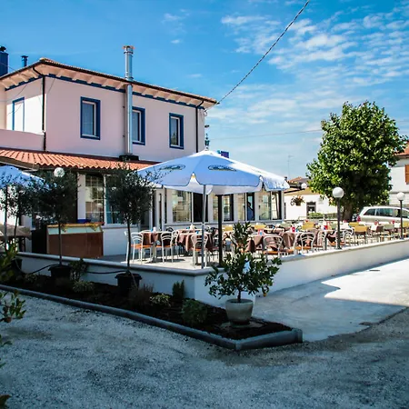 Готель Lanterna Blu Сенігаллія