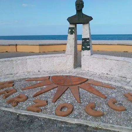 Lanterna Blu Готель