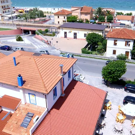 Lanterna Blu Готель 3*